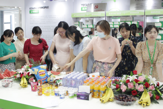 上成員工生日會(huì)丨美好時(shí)光，你我同行！